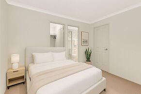 Stylish Queens Park Stay