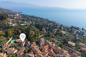 Le Fontane With View Lake