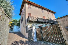 Le Fontane With View Lake