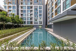 1BR with Pool Gym Great Location C246