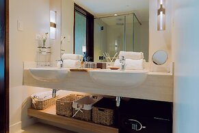 Hotel Residences at Acqua
