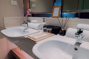 Hotel Residences at Acqua