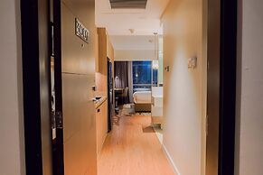 Hotel Residences at Acqua
