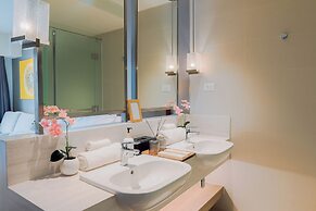 Hotel Residences at Acqua