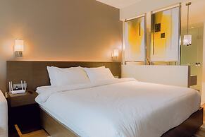 Hotel Residences at Acqua