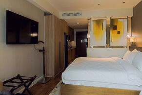 Hotel Residences at Acqua