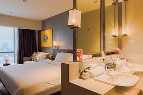 Hotel Residences at Acqua
