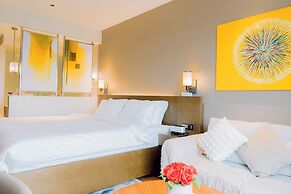 Hotel Residences at Acqua