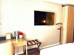 Hotel Residences at Acqua