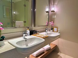 Hotel Residences at Acqua