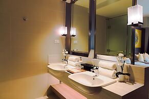 Hotel Residences at Acqua