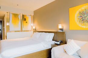Hotel Residences at Acqua