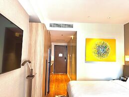 Hotel Residences at Acqua