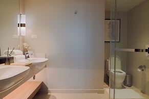 Hotel Residences at Acqua