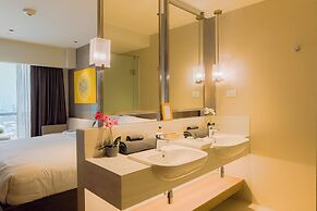 Hotel Residences at Acqua