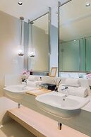 Hotel Residences at Acqua