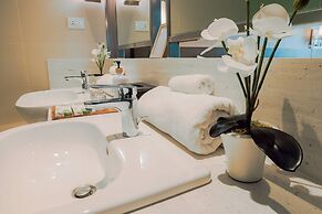 Hotel Residences at Acqua