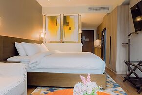 Hotel Residences at Acqua