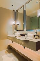 Hotel Residences at Acqua