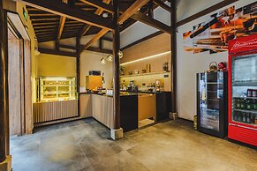 Bajiazhan Yulin Yuchi Homestay
