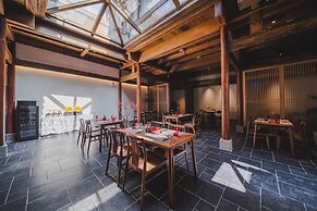 Bajiazhan Yulin Yuchi Homestay