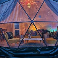 Romantic Lakeview Dome