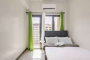 Near SM BF & Shopwise Slex Accessible 2BR for 4