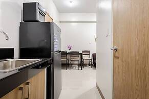 Near SM BF & Shopwise Slex Accessible 2BR for 4