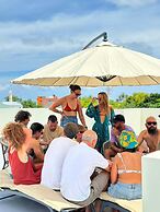 YUVi blue maldives