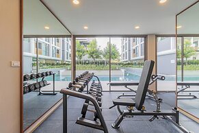 New Condo w Pool Gym Beach Nearby C247