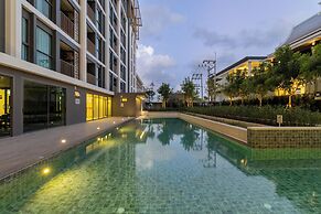 New Condo w Pool Gym Beach Nearby C247
