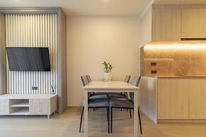 New Condo w Pool Gym Beach Nearby C247