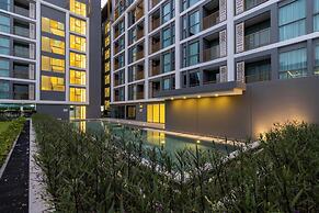 New Condo w Pool Gym Beach Nearby C247