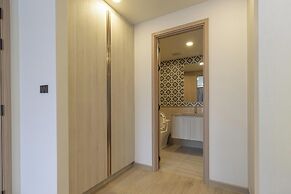 New Condo w Pool Gym Beach Nearby C247