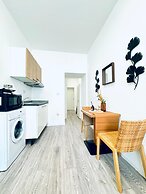 Cozy and Affordable Palace Studio