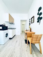 Cozy and Affordable Palace Studio