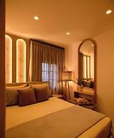 Themis Goddess Cave Suites