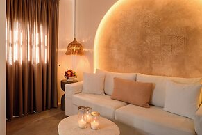 Themis Goddess Cave Suites