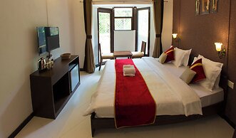 Velvet County Resort