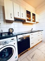 Family 3BR Apartment Near Alterlaa