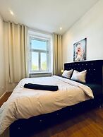 Family 3BR Apartment Near Alterlaa