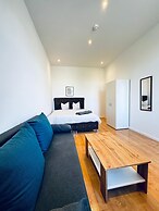 Family 3BR Apartment Near Alterlaa