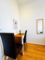Family 3BR Apartment Near Alterlaa