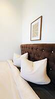 Family 3BR Apartment Near Alterlaa