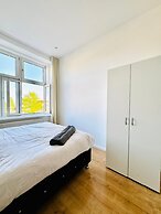Family 3BR Apartment Near Alterlaa