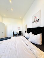 Family 3BR Apartment Near Alterlaa