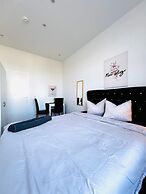Family 3BR Apartment Near Alterlaa