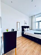 Family 3BR Apartment Near Alterlaa