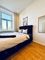 Family 3BR Apartment Near Alterlaa