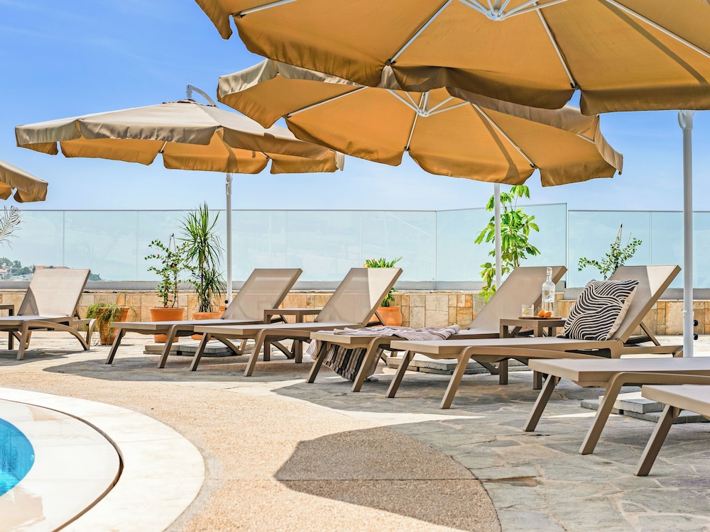 Sanders Solemare - Lovely 1 Bedroom Apt With Balcony